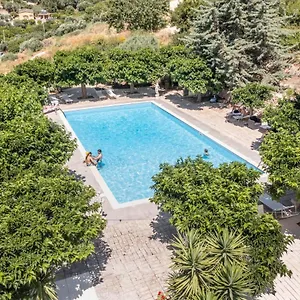 Alloggio per agriturismo Val Di, Noto